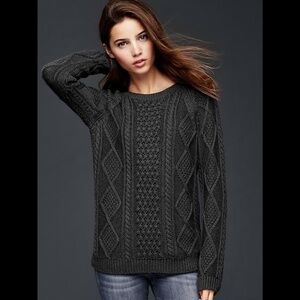 GAP Cable Knit Pullover Sweater